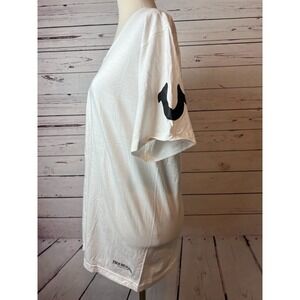 True Religion Tee Shirt Graphic White‎ Mens Large Short sleeve Vneck NWOT Black